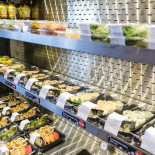 Tsunami Sushi Dentro