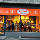 Grzybki Bakery And Confectionery Na zewnątrz