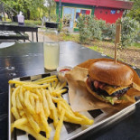 Teddy's Burger N' Na zewnątrz