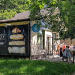 Piekarnia Otrębusy Na zewnątrz
