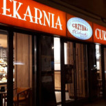 Grzybki Bakery And Confectionery Na zewnątrz
