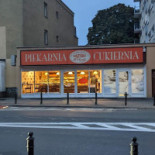Grzybki Bakery And Confectionery Na zewnątrz