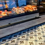 Grzybki Bakery And Confectionery Na zewnątrz
