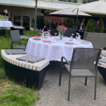 Olivos Cafe Exterior