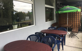 Tri Colore Pizza Exterior