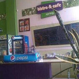 Spring Bistro Cafe Extérieur