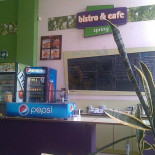 Spring Bistro Cafe À l'intérieur