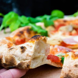 Pizzeria Vesuviana Włoska Pizza Neapolitańska Z Pieca Dania