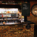 Pub Pijalnia Piwnica Wewnątrz