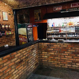 Pub Pijalnia Piwnica Na zewnątrz