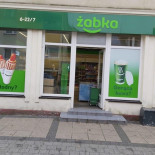 Żabka Prosto Z Pieca Na zewnątrz