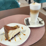 Salon Kawy I Ekspresów Oraz Podkowa Café Dania
