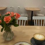 Sztuka Room Cafe Art Studio — Kawiarnia Cafe Specialty Napój