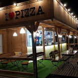 Pizzeria Francesca Na zewnątrz