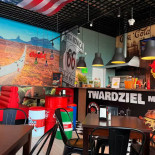 Git Burger Grzegorz Hapon Wewnątrz