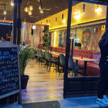 Aura Karaoke Club Lounge Wewnątrz