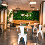Zacisze Restauracja Wewnątrz