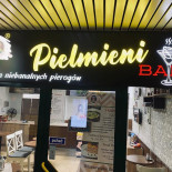 Pielmieni Bar Restauracja W Kuchni Na zewnątrz
