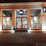 Koku Sushi Na zewnątrz