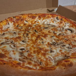 Pizzeria Andara. Pizza Z Dostawa I Na Miejscu Dania