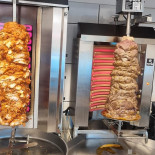 Caravan Kebab&samsa Wewnątrz