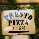 Pizzeria Trattoria Presto Na zewnątrz