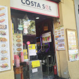 Asia Hung Na zewnątrz