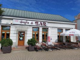 Społem Cafe And Exterior