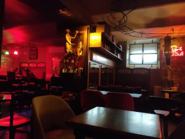 Biblioteka À l'intérieur