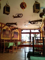 Pod Złotym Kasztanem inside