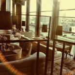 Lukr À l'intérieur