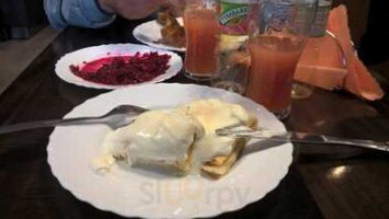 Pod Winogronami Dentro