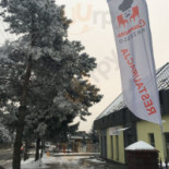 Czerwone Krzesło Na zewnątrz