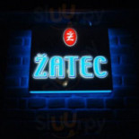 RzuŁf À l'intérieur