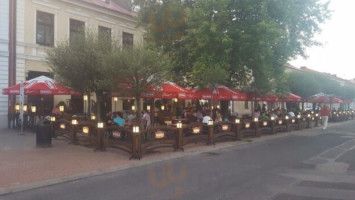 Piwiarnia Warka Exterior