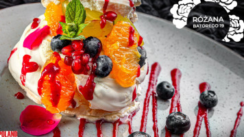 Różana Batorego 19 Nourriture