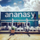 Ananasy Exterior