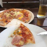 Bistro Pizza Stara Szkoła Comida