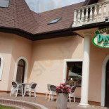 Dworek Ostrężnik Na zewnątrz