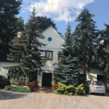 Dworek Koper Na zewnątrz