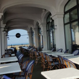 Lido Beach Cafe Dentro