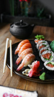 Oto Sushi food