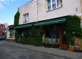 Insula Rest Art Cafe Outside