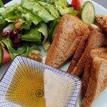 Tu Lis Ma Nore Cafe Nourriture