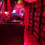 Kredens À l'intérieur