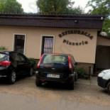Mega Pizza Na zewnątrz