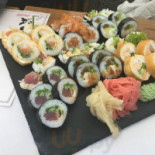 77 Sushi Na zewnątrz