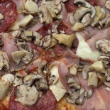 Monte Carlo Pizza I Wino food