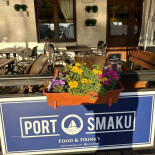 Port Smaku Na zewnątrz