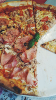 Stary Piec Pizzeria food